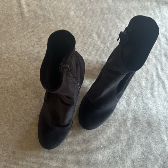 Steve Madden Garrick Velvet Booties - Picture 2 of 6
